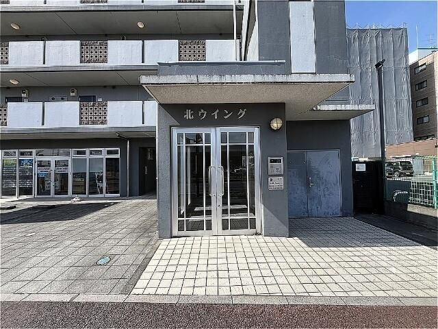 北ウイングのエントランス