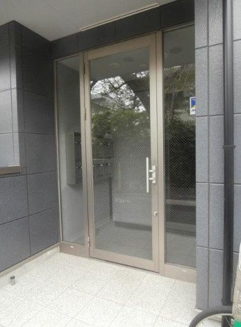 ベストフラットのエントランス