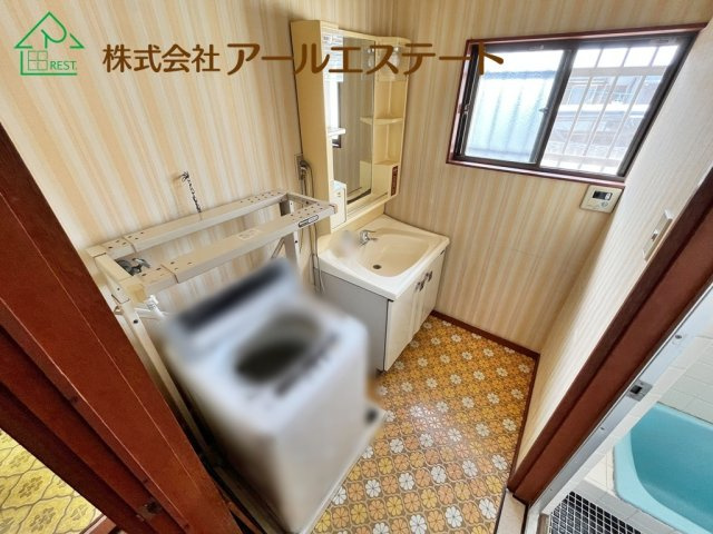 高砂市伊保崎南　　山陽電鉄「伊保駅」徒歩4分の独立洗面台