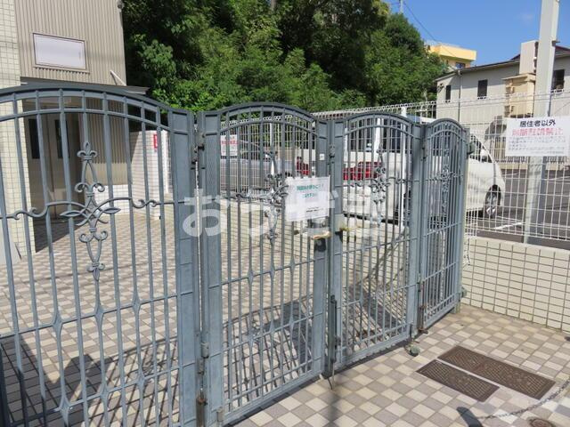 クリオ西谷伍番館のその他共用部分|門扉があります。 