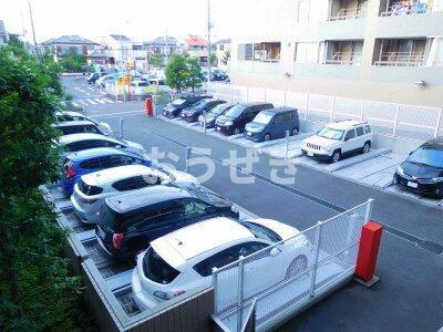 ヴィルヌーブ東戸塚プレジールの駐車場| 