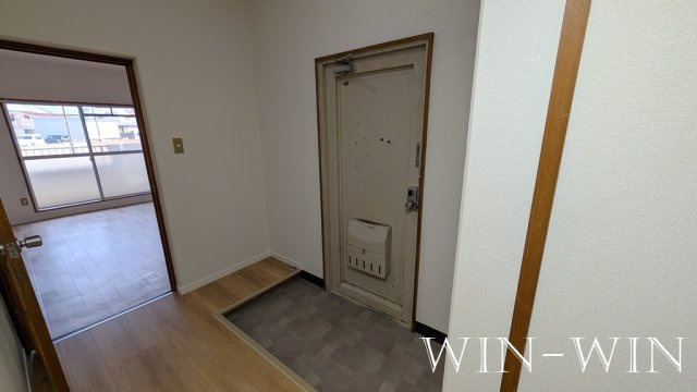 アメニティ飯野の玄関