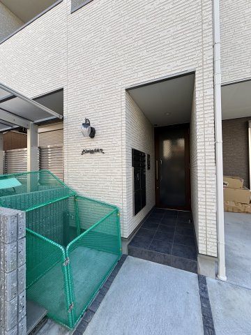 Chaton日新町のエントランス