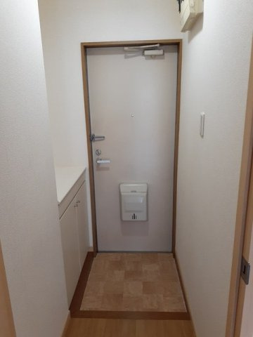 ニューシティ川島Ａの玄関|シューズボックス付きの玄関です★