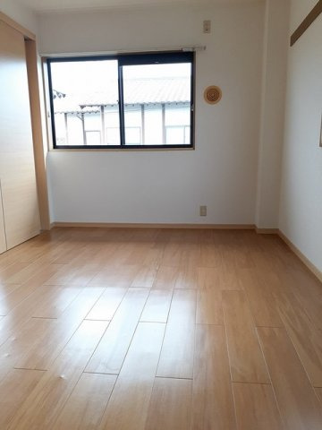 ニューシティ川島Ａの寝室|風通しも良い寝室です☆