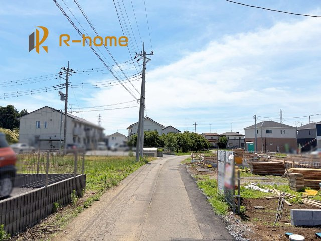土浦市神立町第9　新築戸建て　1号棟の前面道路含む現地写真|周辺環境も併せて案内致します♪
閑静な住宅地で笑顔あふれる新生活！
ぜひ現地へお越しください♪