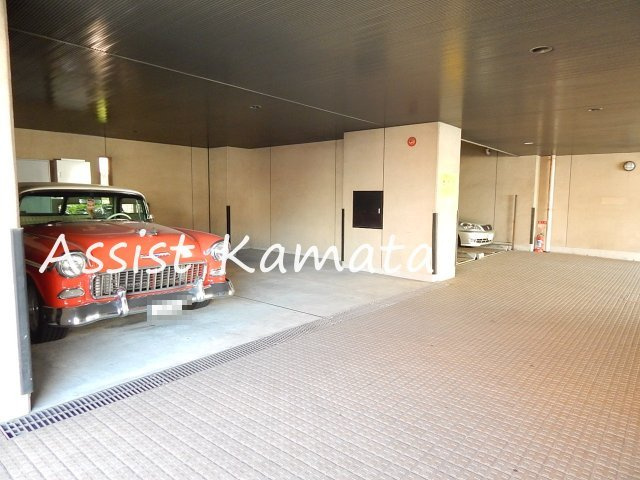 旭レジデンス萩中の駐車場