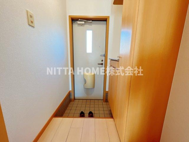 フロイライン　アミィＢの玄関|玄関にはシューズボックスを設置しています☆