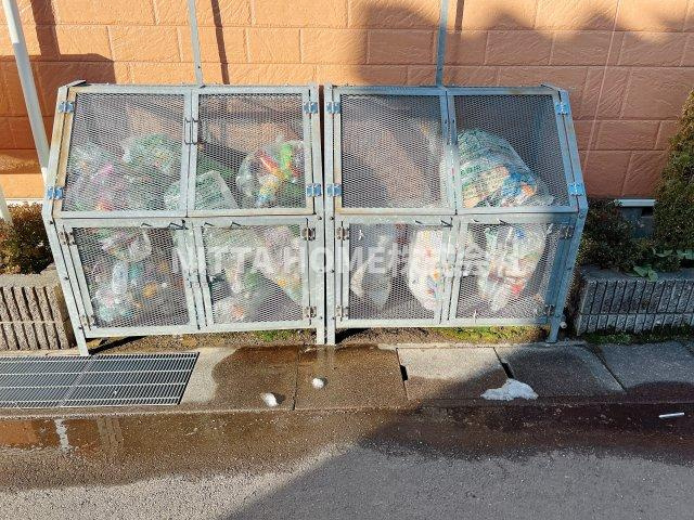フロイライン　アミィＢのエントランス|専用のゴミ捨て場も便利です☆彡