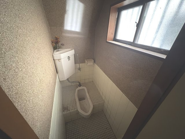 小川町腰越店舗の内装
