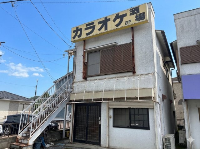 小川町腰越店舗