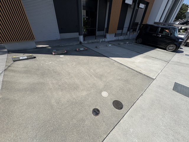 VILLA神戸北町の駐車場