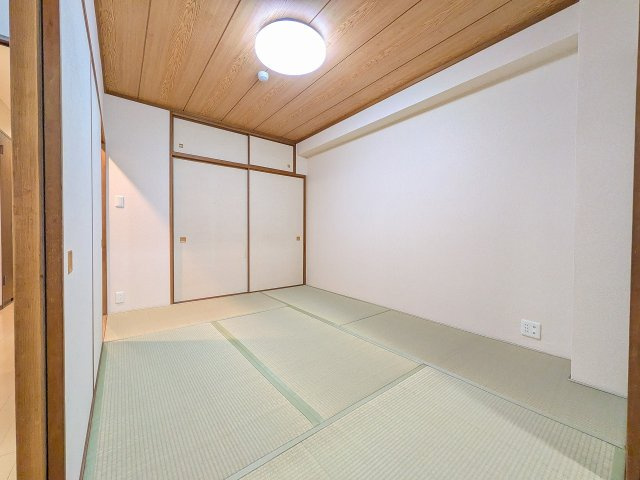 ル・アール高尾エグザフォートの和室|～リビングに隣接している6.0帖の和室です～