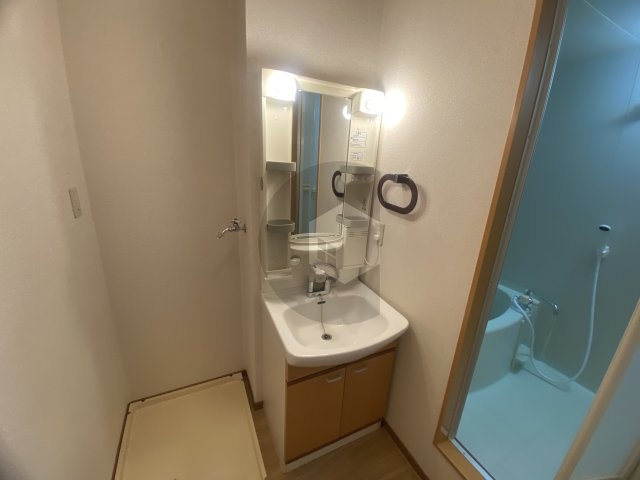ヴァロンドール角田　Ｃ　の独立洗面台