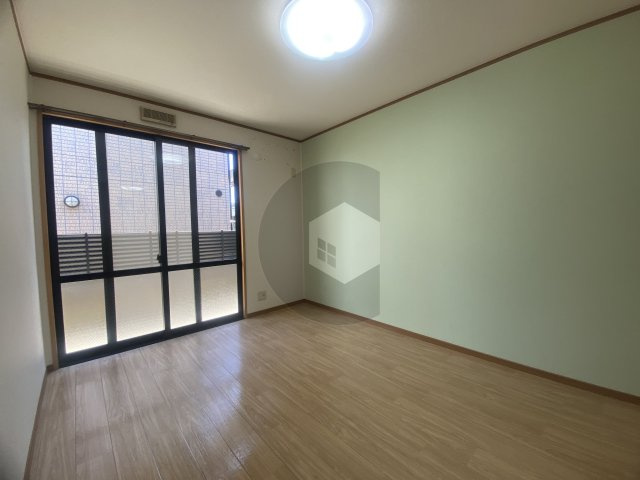 ヴァロンドール角田　Ｃ　の洋室