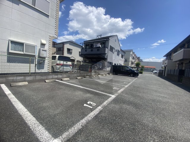 ヴァロンドール角田　Ｃ　の駐車場