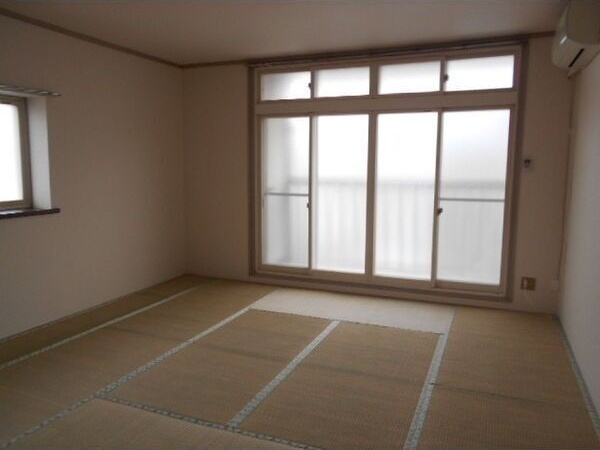 サンライフ都南A棟の和室