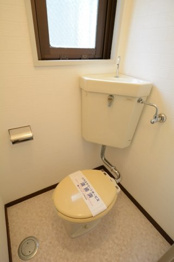 コンパクトで使いやすいトイレです♪