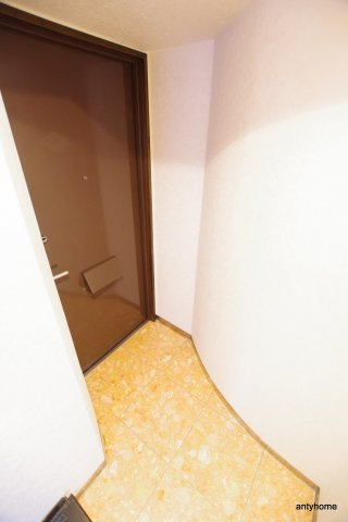ミールズ新大阪　仲介手数料無料の玄関
