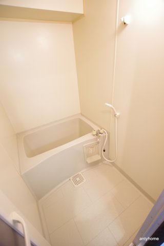 ミールズ新大阪　仲介手数料無料の浴室