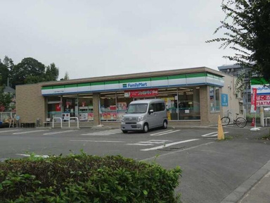 ファミリーマートまで290m