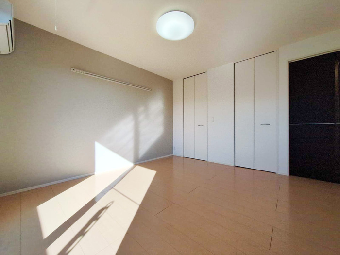 セジュール町坪の洋室