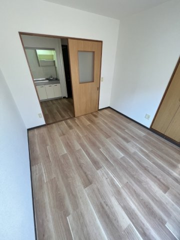 アルファポレールの内装|広々とした洋室です