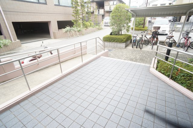 グレース本館のエントランス