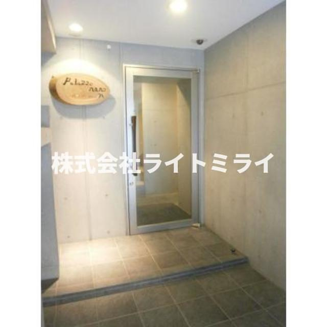 パラッツォ・ナーノのエントランス| 