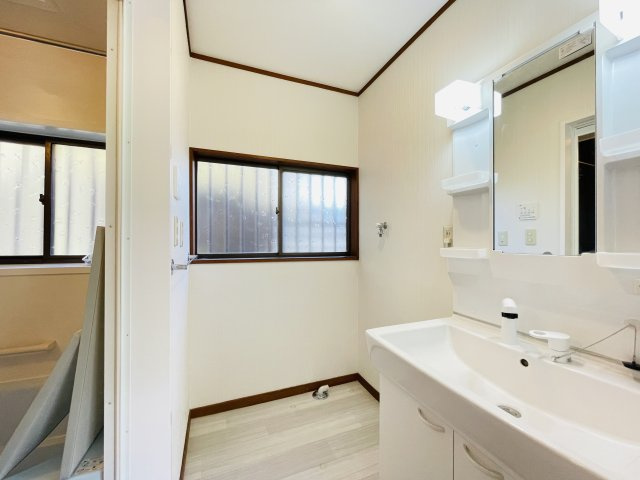 【脱衣所】 | 寄居町富田　中古戸建