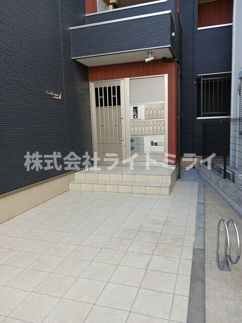 トゥルース　ワンのエントランス| 