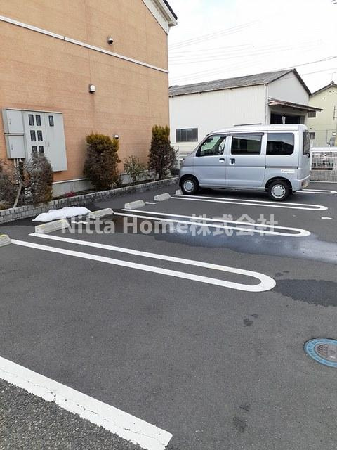 ル・モネの駐車場|敷地内に駐車場も完備しています！