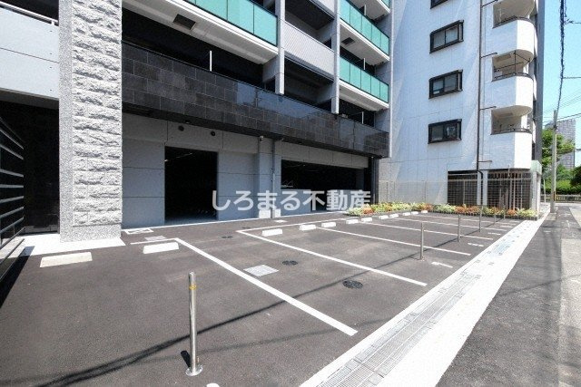 S-RESIDENCEドーム前千代崎の駐車場