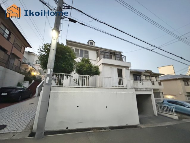 神戸市西区有瀬　中古戸建のエントランス|●年中無休：当日予約可●一戸建ての多いエリア、静かで落ち着いた雰囲気