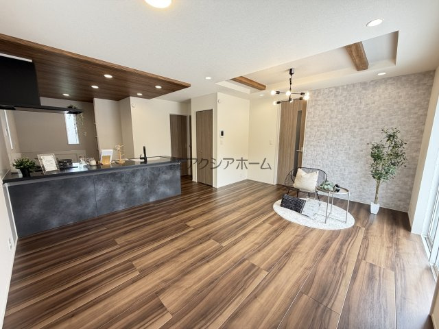 狭山市水野・全3棟　新築一戸建　2号棟の居間・リビング|LDK17.7帖（家具は含まれません)