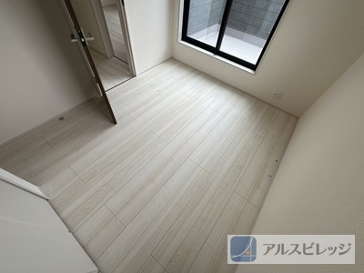 新築/新座市あたご3丁目の洋室|落ち着いた色調の洋室です