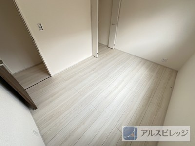 新築/新座市あたご3丁目の洋室|ゆったりした洋室です