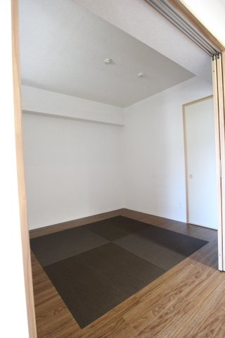 エグゼ神宮前の和室|琉球畳の和室４.5帖
