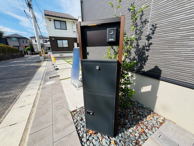 GRAFARE守山区上志段味6期｜名古屋市の戸建ならホームアップのセキュリティ|【売主施工例】突然の来客やしつこい訪問営業もしっかりチェック。ドアを開ける前に相手を確認できるので、セキュリティ面でも心強い味方です。
