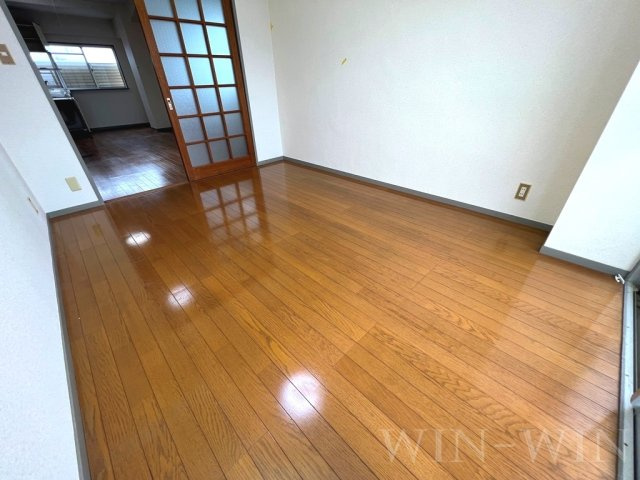 メゾンサカエの洋室|イメージ（同建物内別部屋の写真です）