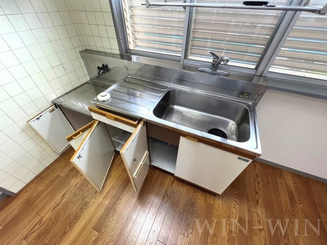 メゾンサカエのキッチン|イメージ（同建物内別部屋の写真です）
