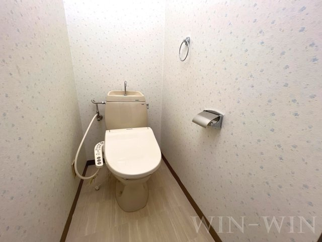 メゾンサカエのトイレ|イメージ（同建物内別部屋の写真です）