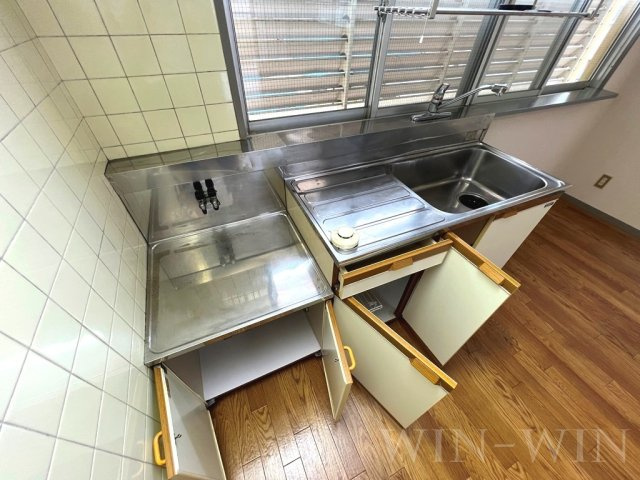 メゾンサカエのキッチン|イメージ（同建物内別部屋の写真です）