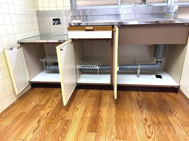 メゾンサカエのキッチン|イメージ（同建物内別部屋の写真です）