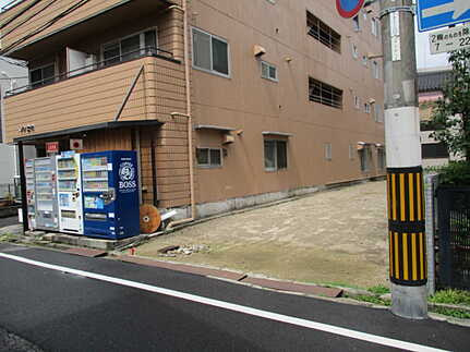 西区三篠町１丁目の前面道路含む現地写真