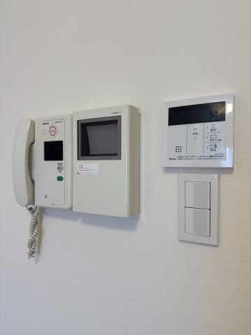 【防犯設備】 | グランフォーレ西新☆仲介手数料無料☆ | 来客を確認できる安心のモニター付き。防犯面でも心強い設備です。