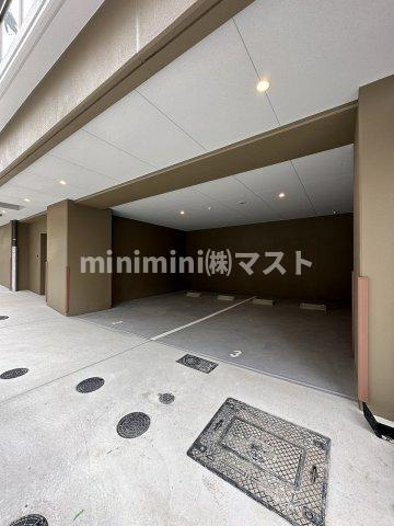 旧ディーグラン北浜東の駐車場