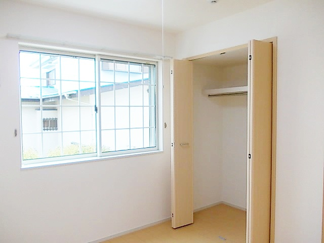 大和市深見台３丁目のアパートの収納