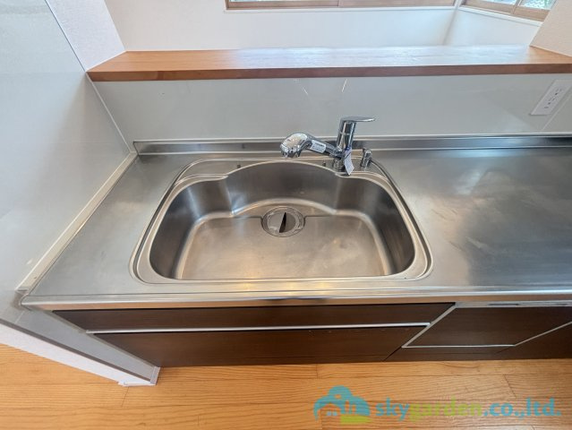 平塚市片岡　中古戸建　のキッチン
