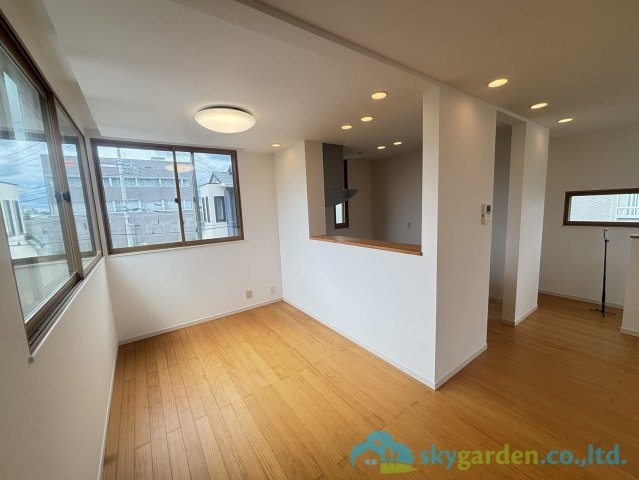 平塚市片岡　中古戸建　のキッチン
